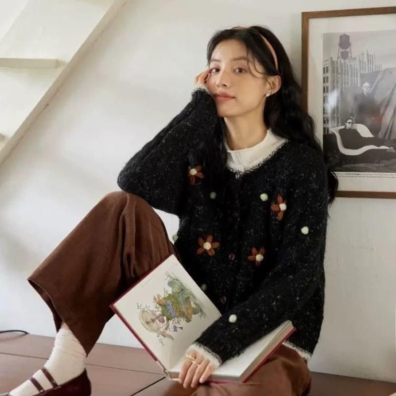 

Women 3D Floral Solid Color Long Sleeved Sweaters Sweet Lady Loose Round Neck Knitted Cardigan Autumn Casual Female Single Breasted Coat onesize