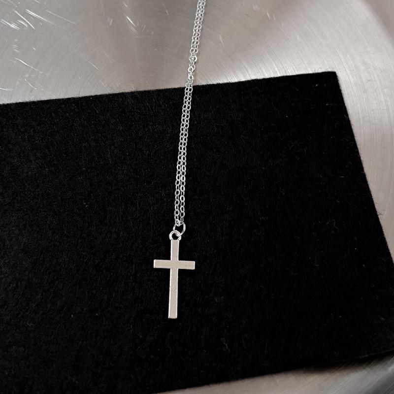 

Y2K Star Cross Charm Necklace Unisex Grunge Punk Fashion Jewelry Pendant Accessory for Women And Men 45cm