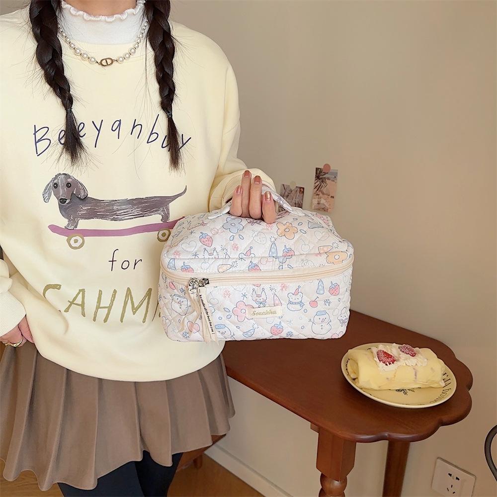 Durable And Convenient Makeup Bag Women Fashionable And Versatile Street Style