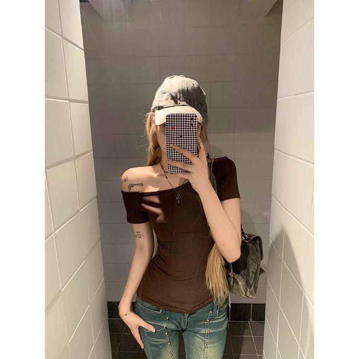 Gray diagonal neck off-the-shoulder short-sleeved T-shirt for women's summer slim-fitting and thin inside design, Spice Girl short bottoming top