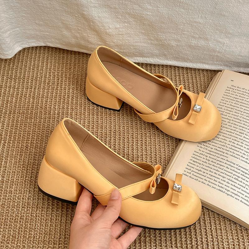 Temperament retro French style with skirt light mouth high heel single shoes women's 2025 new spring versatile height increase Mary Jane shoes