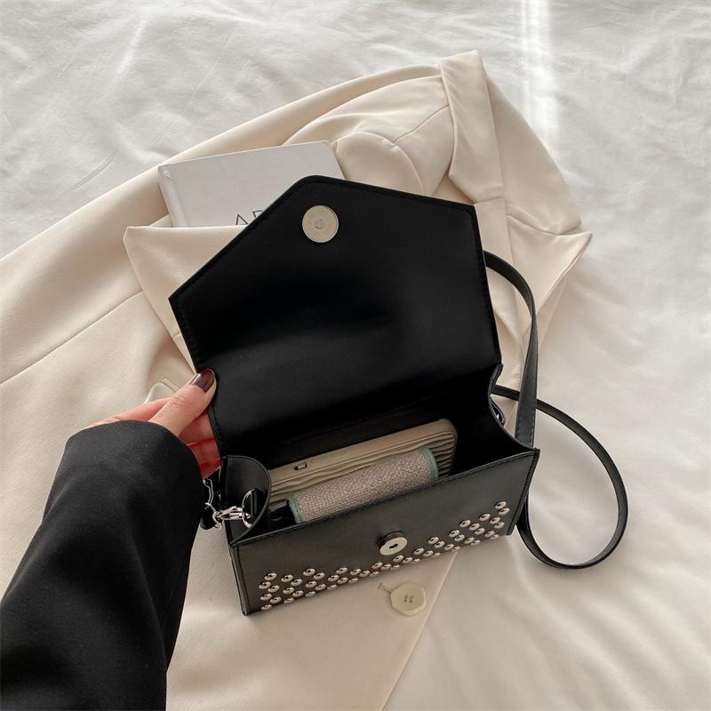 Designer Rivet Crossbody Bag With Short Handle Handbag Fashion Mini Small Phone Bag Purse Solid Pu Leather Ladies Shoulder Bags