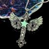 Pendente Croce Stella a Cinque Punte Alare Design Retrò Occhio Notturno Accattivante Tendenza Collana Fluorescente Personalizzata