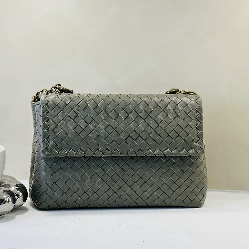 New Shoulder Bag Sheepskin Woven Bag Large Capacity Hand-held Shoulder Bag Leather Crossbody Bag Fashionable Chain Bag