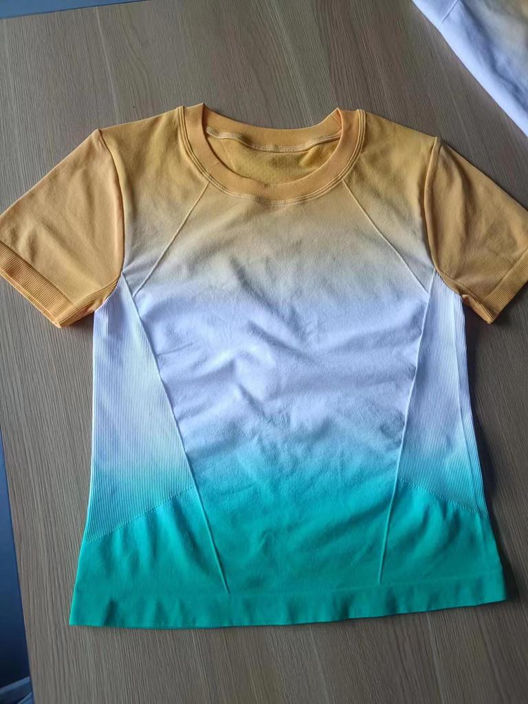 Women's Gradient Breathable Yoga Top - Quick-Dry, Versatile Sportswear for Outdoor Fitness
