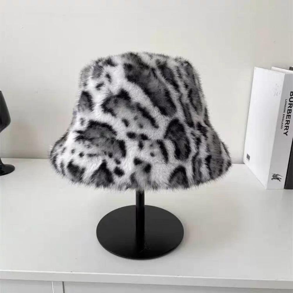 New Leopard Print Winter Fashion Fisherman's Hat Versatile Stylish and Warm Autumn Winter Plush Thickened Hat