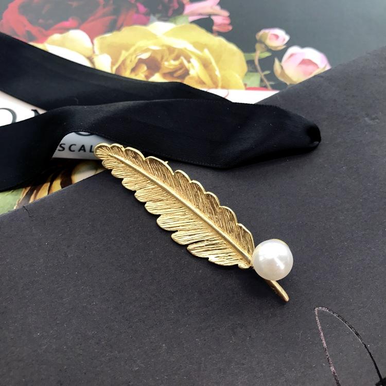 Fashion temperament dumb gold brooch corsage women's suit jacket sweater coat pin crystal high-end accessories