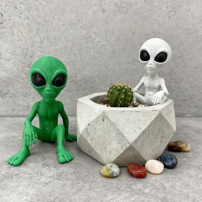 Mini Alien Ornament Sci-fi Alien Figur Lustige Sitzende Alien Statue Pflanzgefäß Dekoration für Garten Zuhause Schreibtischdeko Geschenk für Alien-Liebhaber