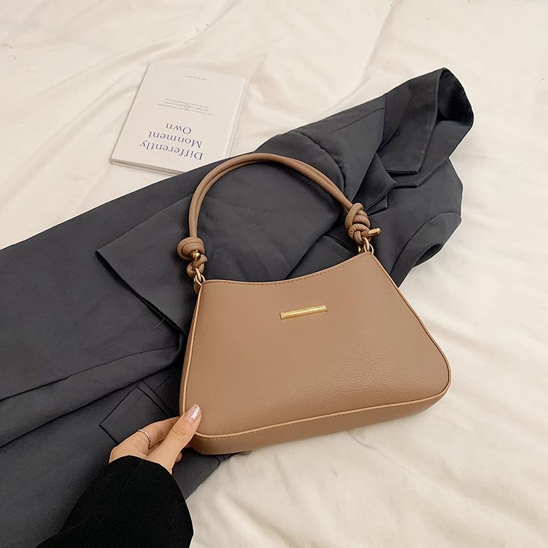 High-value bag 2025 new trendy women's bag spring and summer simple and versatile shoulder bag texture niche underarm bag