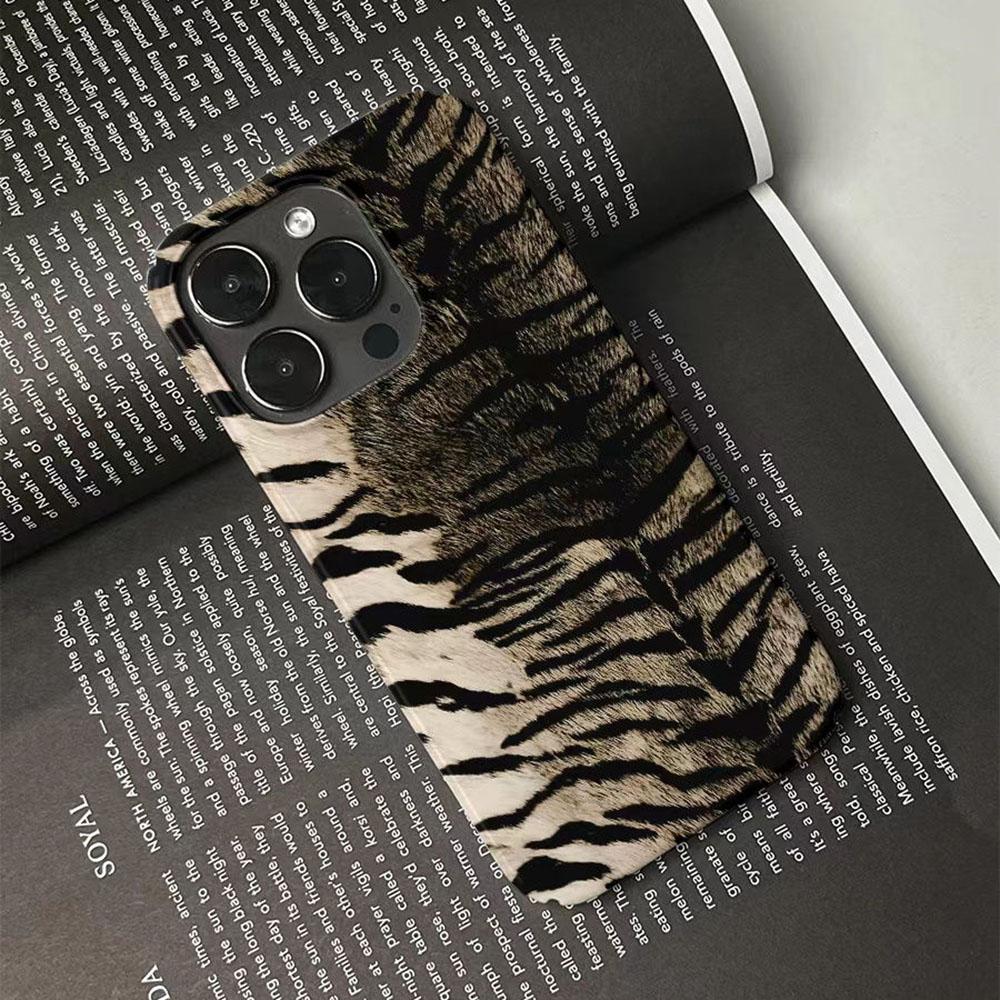 

Luxurious tiger skin Phone Case for iPhone 16 15 14 13 12 11 Pro Max XS XR XSMax 6 7 8 Plus Glossy HD Hard PC Cover iPhone 11 Pro