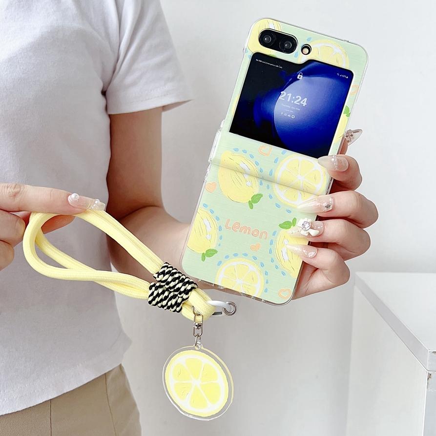 

Cute Lemon Phone Cover For Samsung Z Flip 6 5 4 7 flip3 Wrist Chain Cases For Galaxy Z Flip 4 5 Hard Hinge Thin Protective Cover For Samsung Z Flip 5