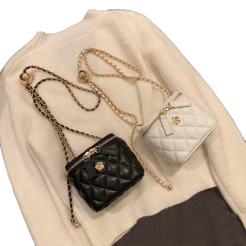 2025 New Black and Gold Chain Bag Camellia Quilted Women's Shoulder Crossbody Bag Simple Versatile