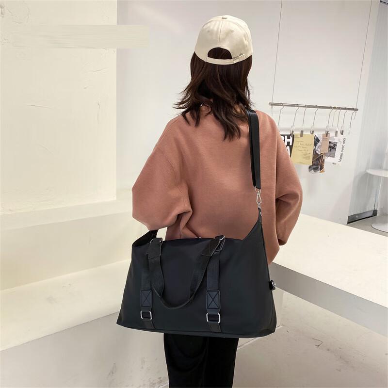 

Lee Shin Large Capacity Wet Dry Travel & Yoga Bag