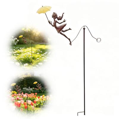 Piquet de jardin rustique en métal représentant une jeune fille en équilibre, sculpture cinétique vintage avec parasol, décoration extérieure pour jardin, parc, pelouse ou terrasse.