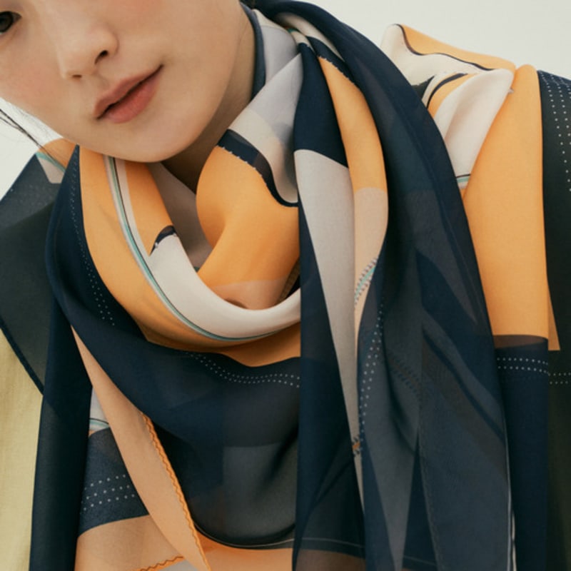 Saint Luxure Shawl Large Triangle Scarf Erdi SL22SBTEDSB