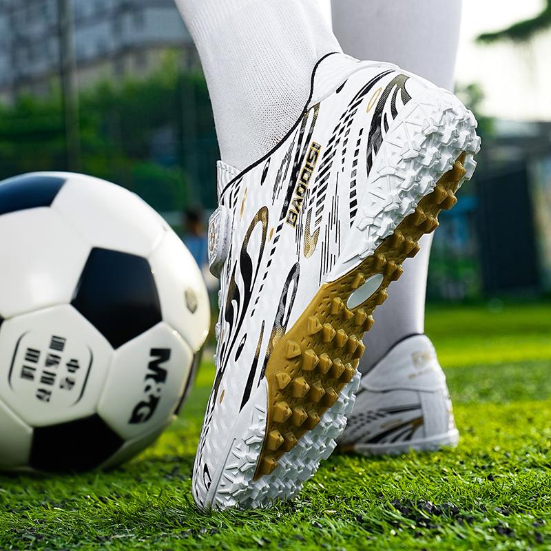 Kids Football Shoes Shock Absorption Anti-skid /Wear-resistant Long Spike Outdoor Sports Training Football Shoes for Boys