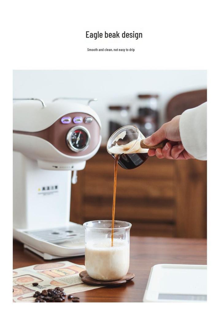 Heat-Resistant Glass Milk Jug with Wooden Handle & Measurement Markings, Ideal for Coffee, Baking & Household Use