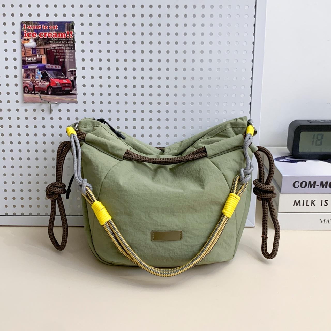 Elegant Women s Nylon Crossbody Handbag - Lightweight & Luxurious Design зелёный