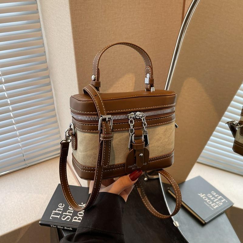 Retro Box Bag Women's New Spring Fashion Versatile Messenger Bag Niche Portable Commuter Bag