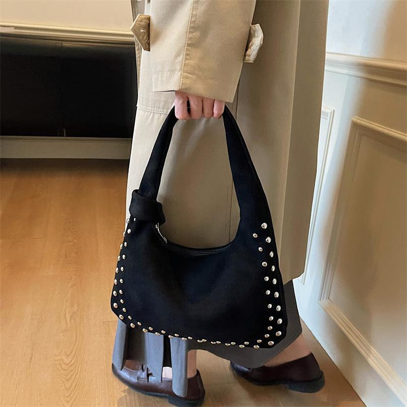 Rivet Faux Suede Shopping Shoulder Bag For Women 2025 Winter Retro Single Crossbody Bags Underarm Dumpling Sweet Tote Bags