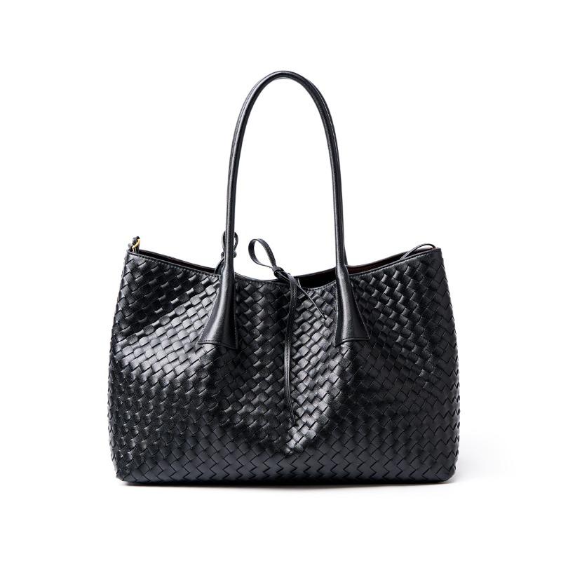 Portable Handmade Cowhide Woven Bag Niche Versatile Style Underarm Casual Fashion Large Capacity Shoulder Tote Bag