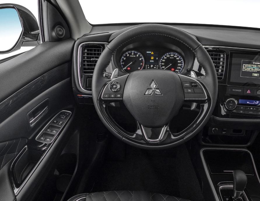 Napa Leather No-Sew 3-Piece Anti-Slip Steering Wheel Cover for Mitsubishi