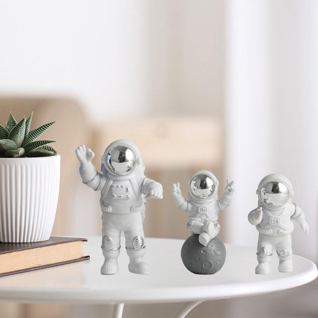 

3Pcs Astronaut Statue Cabinet Spaceman Figurine Craft Collections срібний