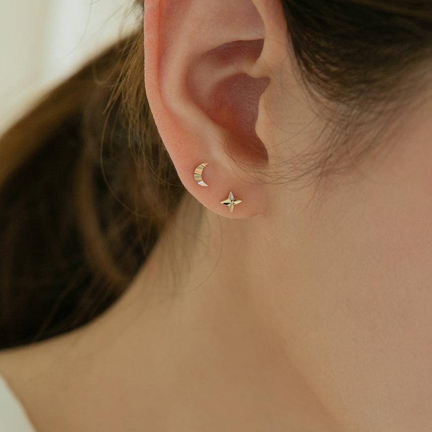 Lunne 14K Cut Crescent Earrings (14K Gold) #Es13