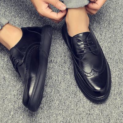 Neuzugang Luxus Italienische Marke Herren Leder Slipper Herren Britische Brogue Kleiderschuhe Formale Business Oxfords Schuhe für Herren