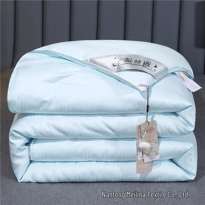 Crystal Home Textiles Silk and Cotton Layered Quilt - 60% Cotton, Mulberry Silk, Ideal for Spring and Autumn.