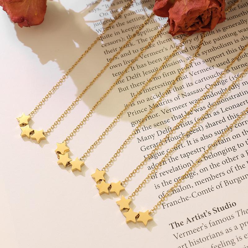 

Unisex Geometric Star Necklace - Non-Fading Commuter Style