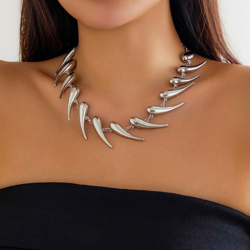 Vintage Rivets Necklace Gothic Water Drop Pendant Neck Chain Choker for Dancing