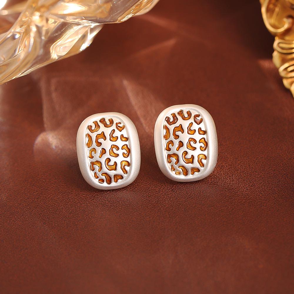 High-End Retro Leopard Print Sterling Silver Stud Earrings: European & American Geometric Fashion Jewelry