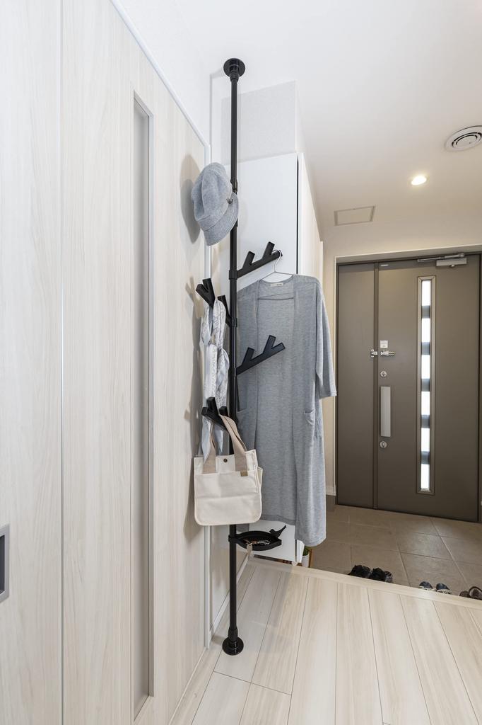 Sekisui Plastics Trading Co., Ltd. Sekisui Tension Pole Hanger - Ai Tree - TPH2-BK