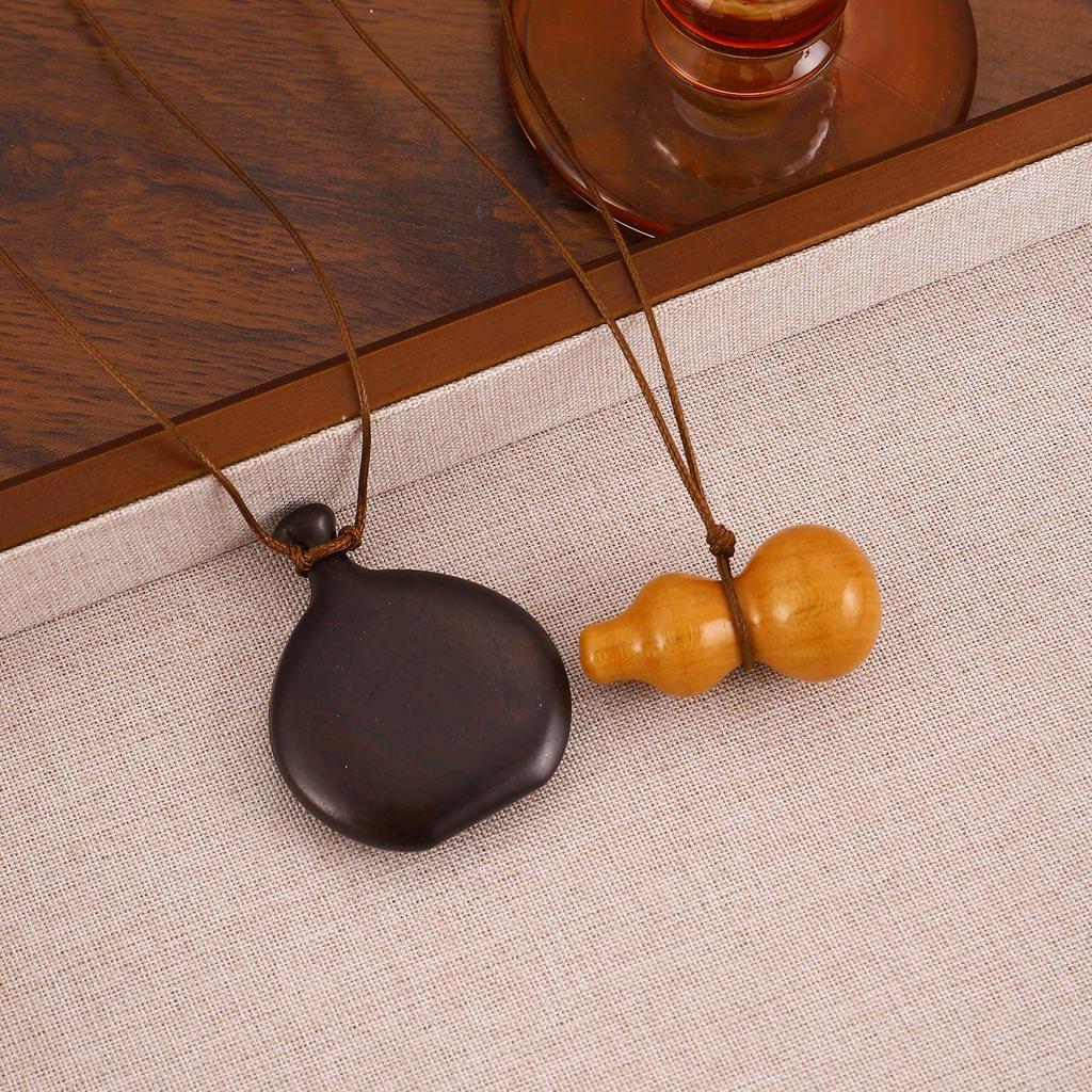 Korean Blogger 2025 Bestseller: Adjustable Black Rope Pendant Necklace - Casual Versatile Fashion Accessory.