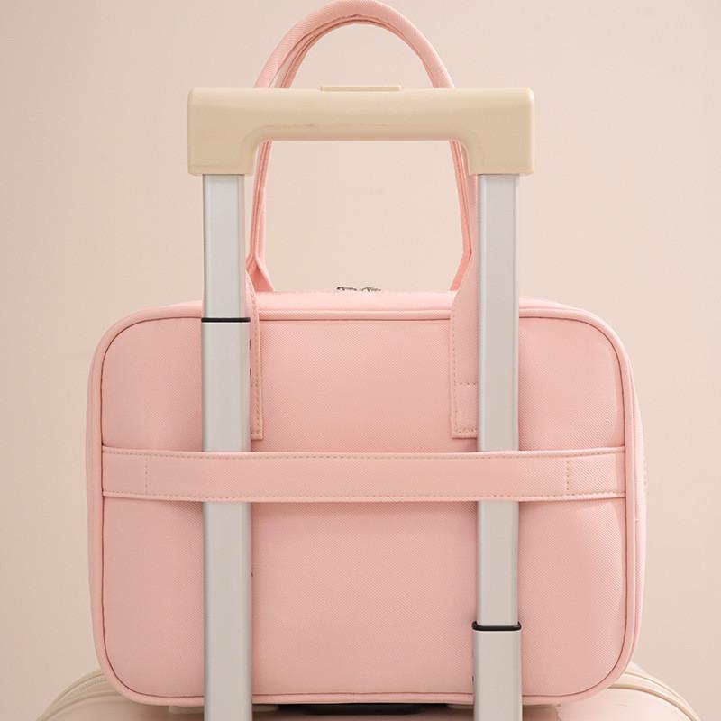 Large Capacity Makeup Organizer With Pvc Material For Travel And Cosmetic Storage
