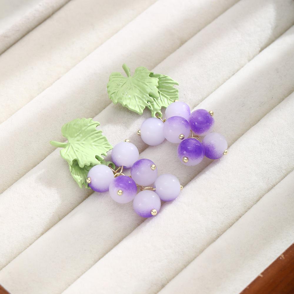 Retro French Mori Pastoral Stud Earrings Women'S Literary Purple Grape Earrings Light Luxury High-End Elegant Earrings