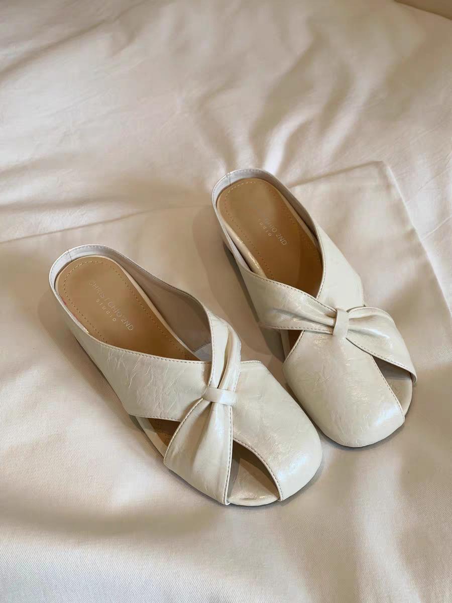 

Баотоу полутапочки женские носят толстую подошву нишевые с высоким чувством 2025 лето тонкие серебристые внутренняя высота увеличение прохладные тапочки 40