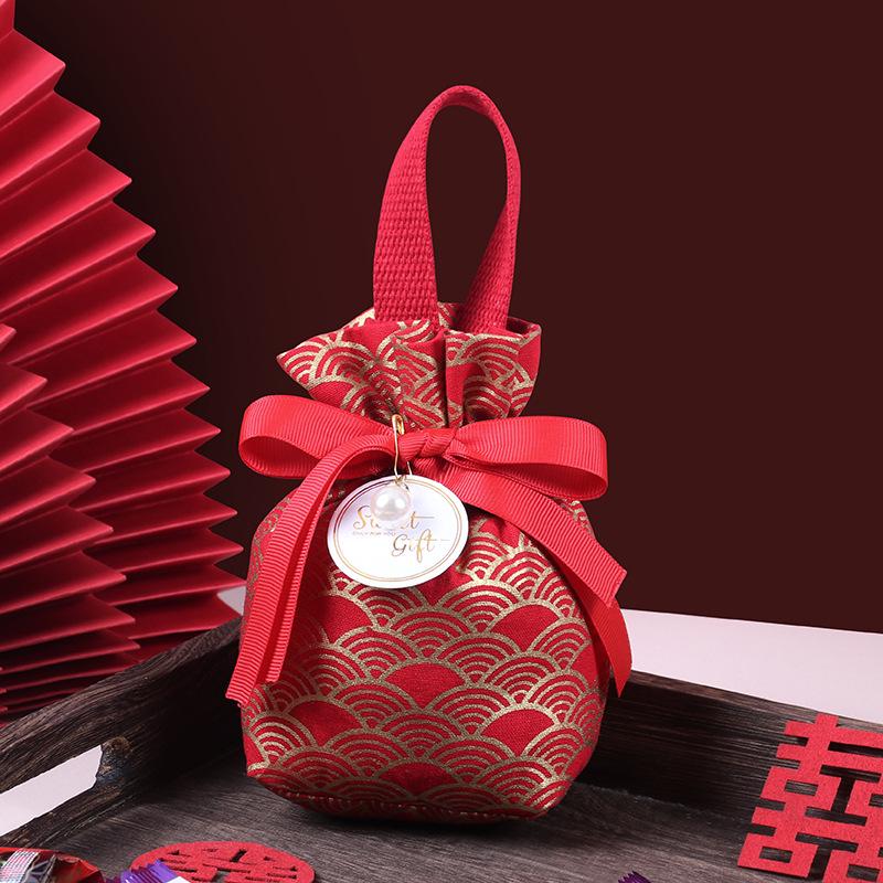 Hochzeits-Süßigkeitstüten im chinesischen Stil und knitterfreie Handtaschen-Gastgeschenke