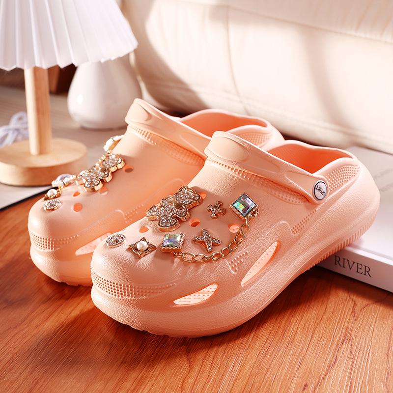 New drop plastic hole shoes women's sandals bear thick-soled outer slippers casual beach shoes women's bag head cool slippers