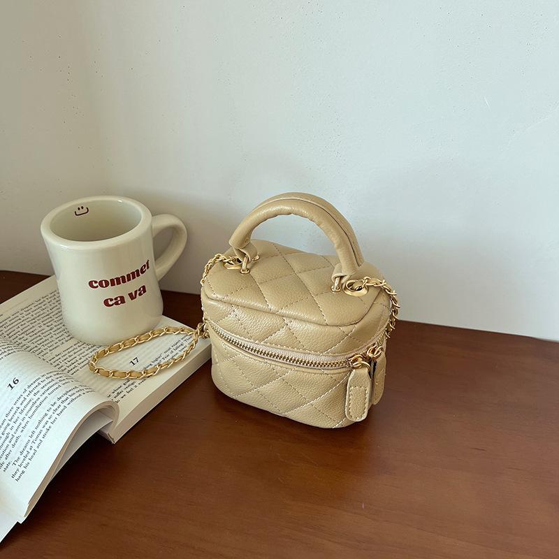 

2025 весна и лето новый продукт портативная мини-сумка ромб маленькая ароматная ветровая цепная сумка универсальная одно плечо через плечо помада маленькая сумка