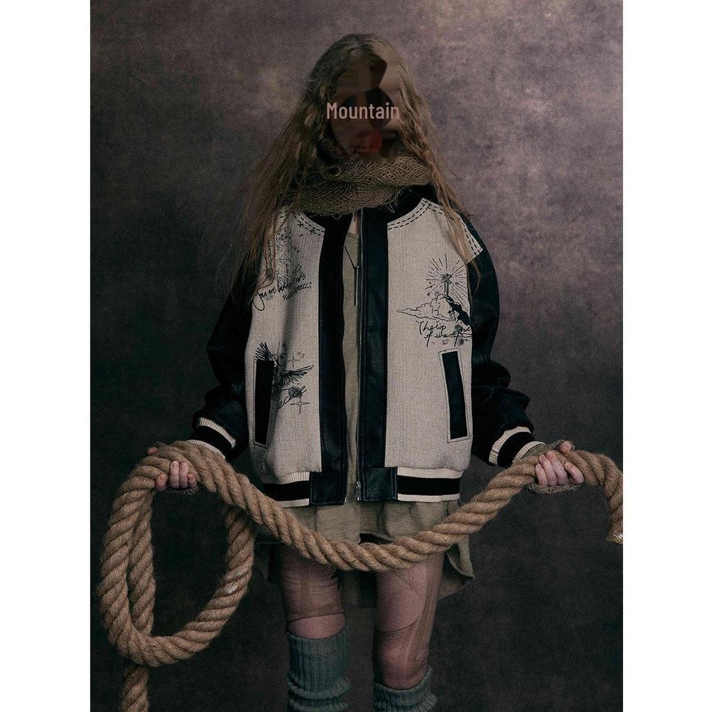 Jiayiku 2024 Herbst/Winter Retro Dunkler Print Leder Baseballjacke Unisex