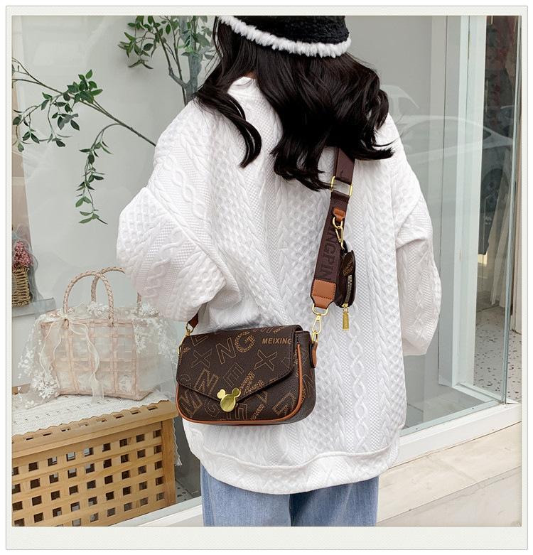 Fashion small square bag, Internet celebrity letter change bag tide.