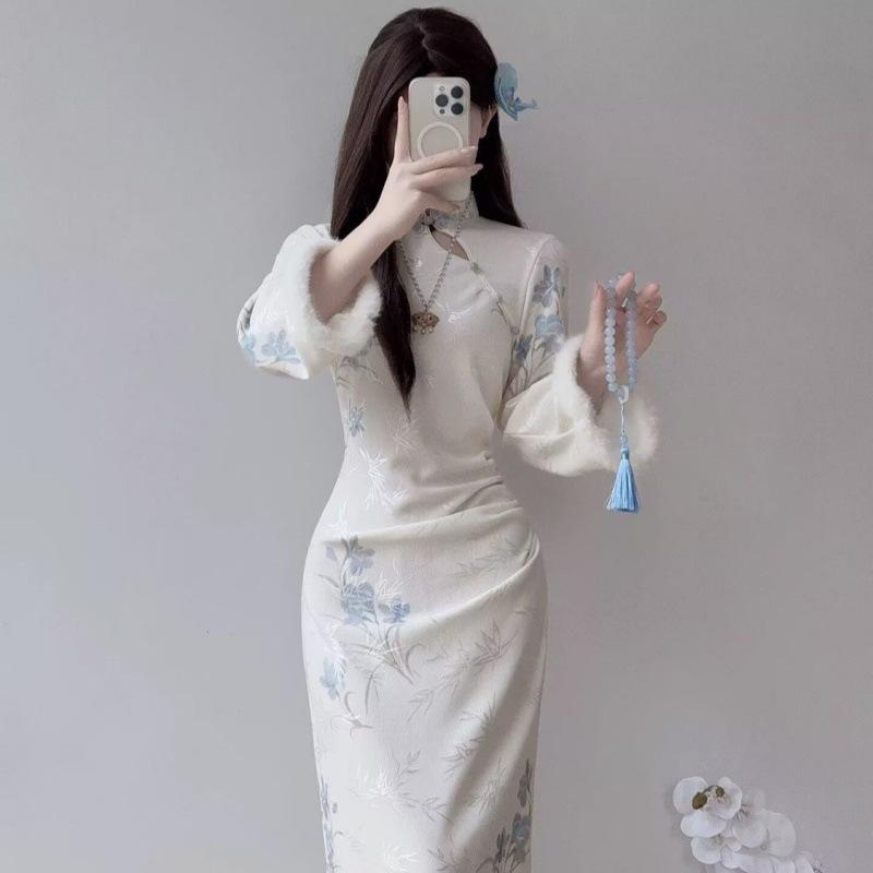 Elegant Velvet Cheongsam-Style Winter Dress for Women - Waist-Cinched, Printed, Hollow, Long Sleeve Slim Fit