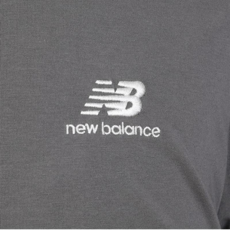 New Balance Small Logo Short Sleeve Tee Nbned21013 4