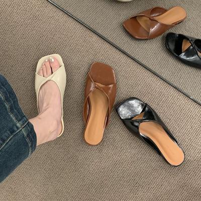 French Retro Niche Stepping On Shit Soft Bottom One-word Cool Slippers Women Wear Seaside Vacation Going Out Beach Slippers