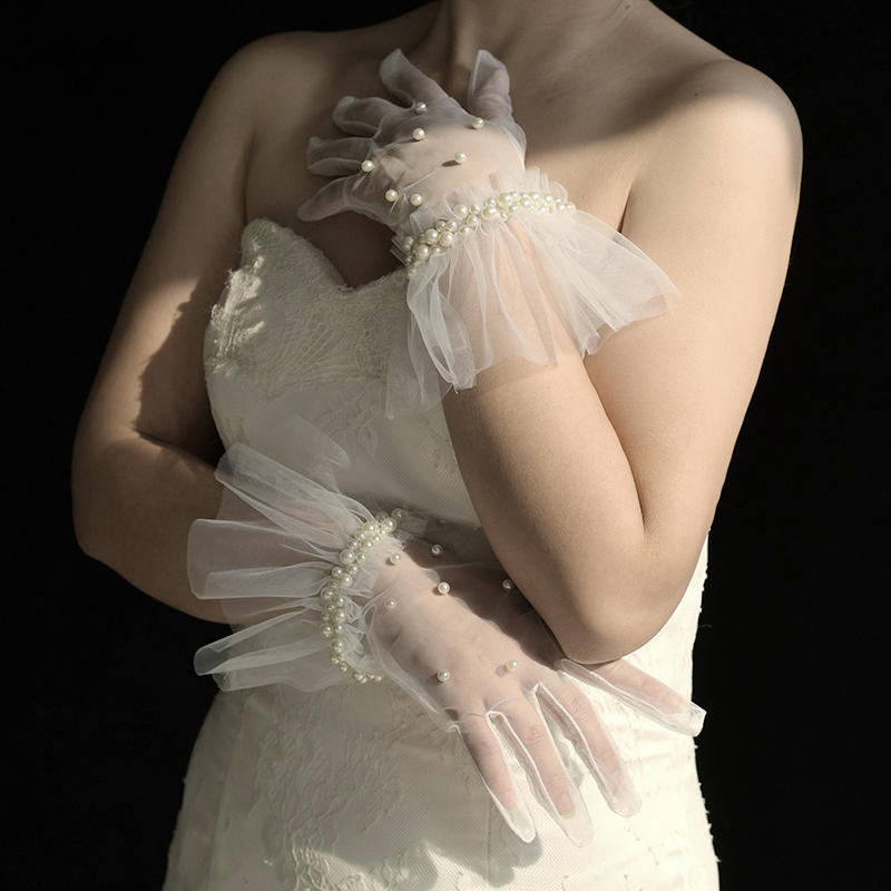 Women Elegant Pleated Edge Pearl Wedding Gloves Bridal Short Tulle Sheer Gloves Proms Costume Occasion Gloves