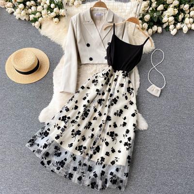 Französisch Temperament Kurzen Abschnitt Zweireiher Anzug Jacke Weibliche High-end-Beflockung Mesh Sling Kleid Yangqi Zwei-stück set