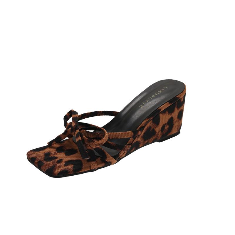 Niche Flip-flops Shoes Women's Shoes Fashion Outer Wear Summer Flat-bottomed French Small Sandals Leopard Print Sandals