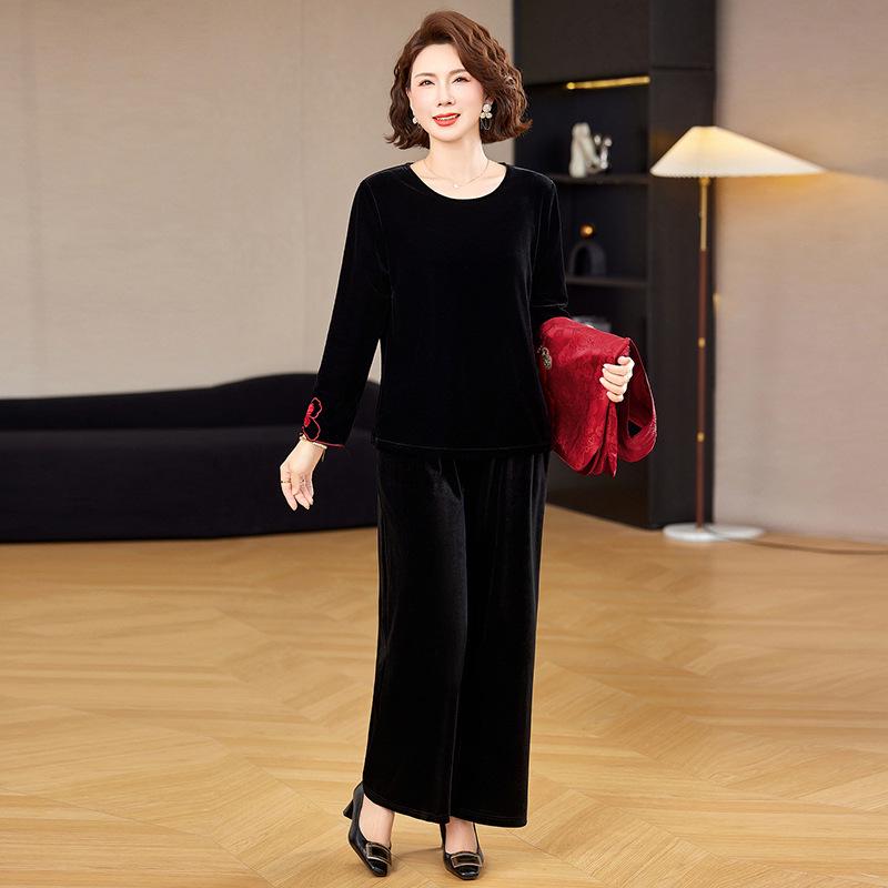 

Elegant Gold Velvet Three-Piece Set for Moms in Their 40s & 50s: Vest & Top for Dignified, Stylish Wear 5XL (150-165 Jin)